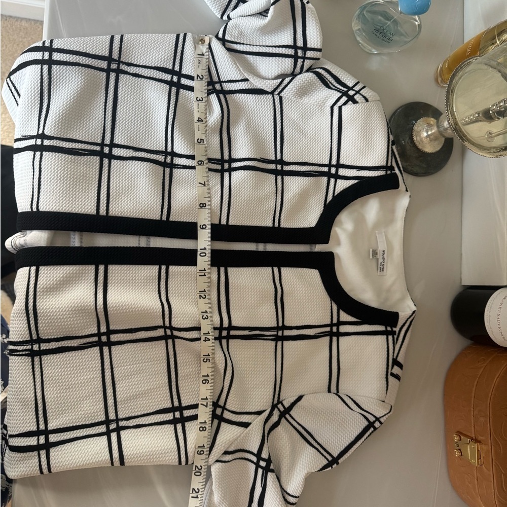 Studio 17 Black and White Ensemble - Picture 7 of 16